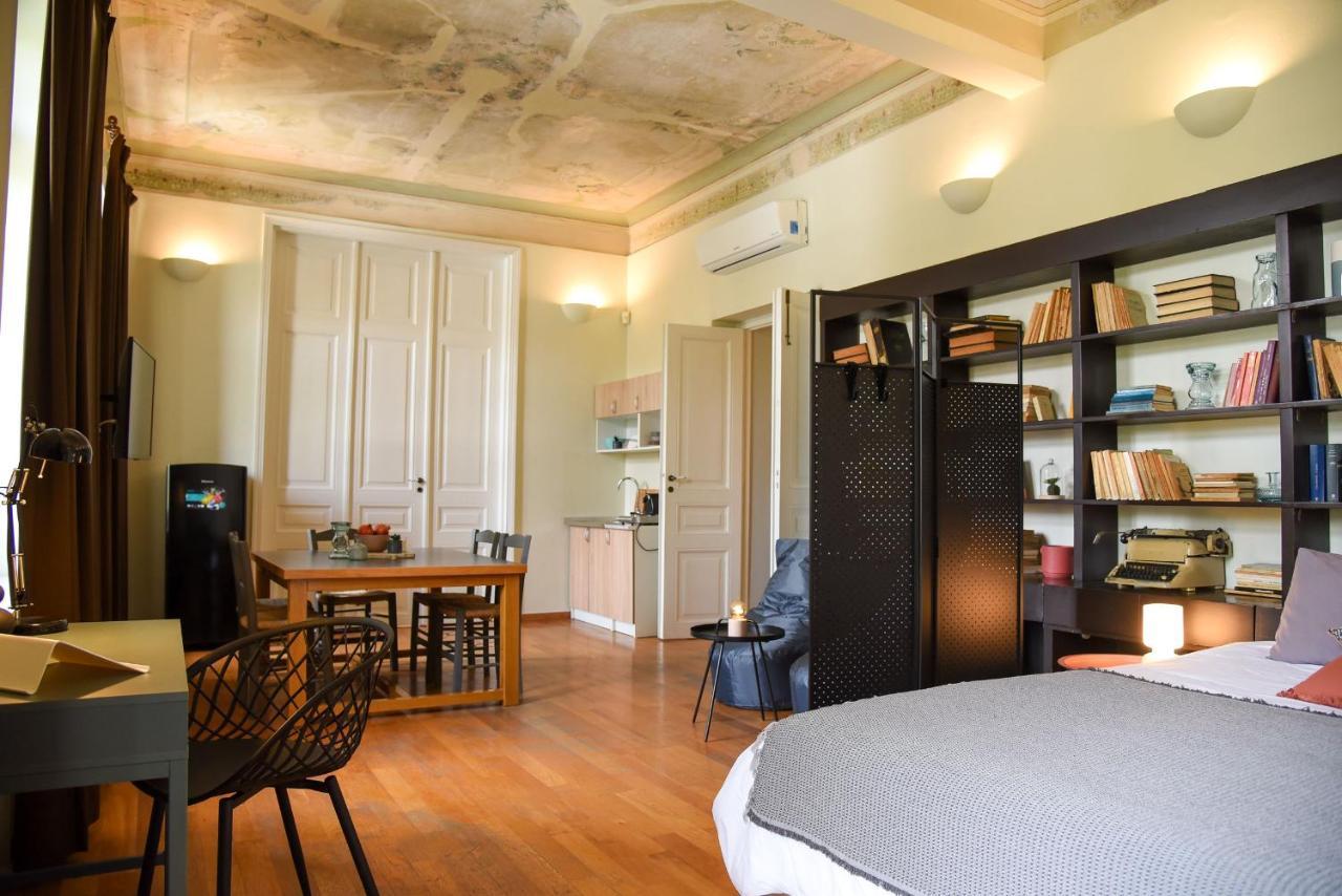 Neoclassical Athens Residence Экстерьер фото